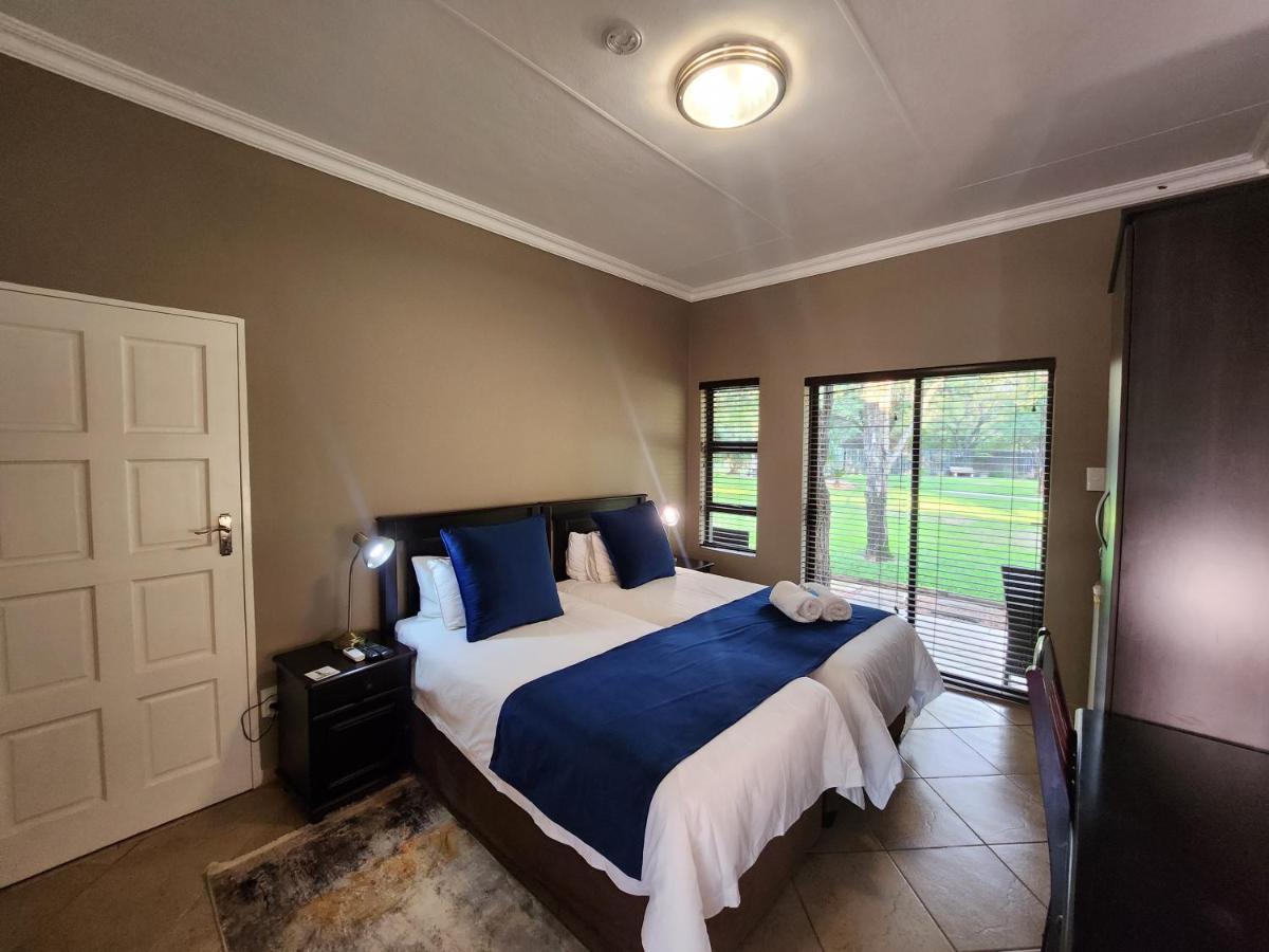 Rip Van Winkel Guest House Lephalale 外观 照片