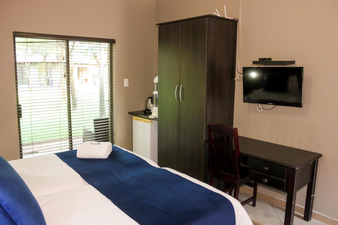 Rip Van Winkel Guest House Lephalale 外观 照片