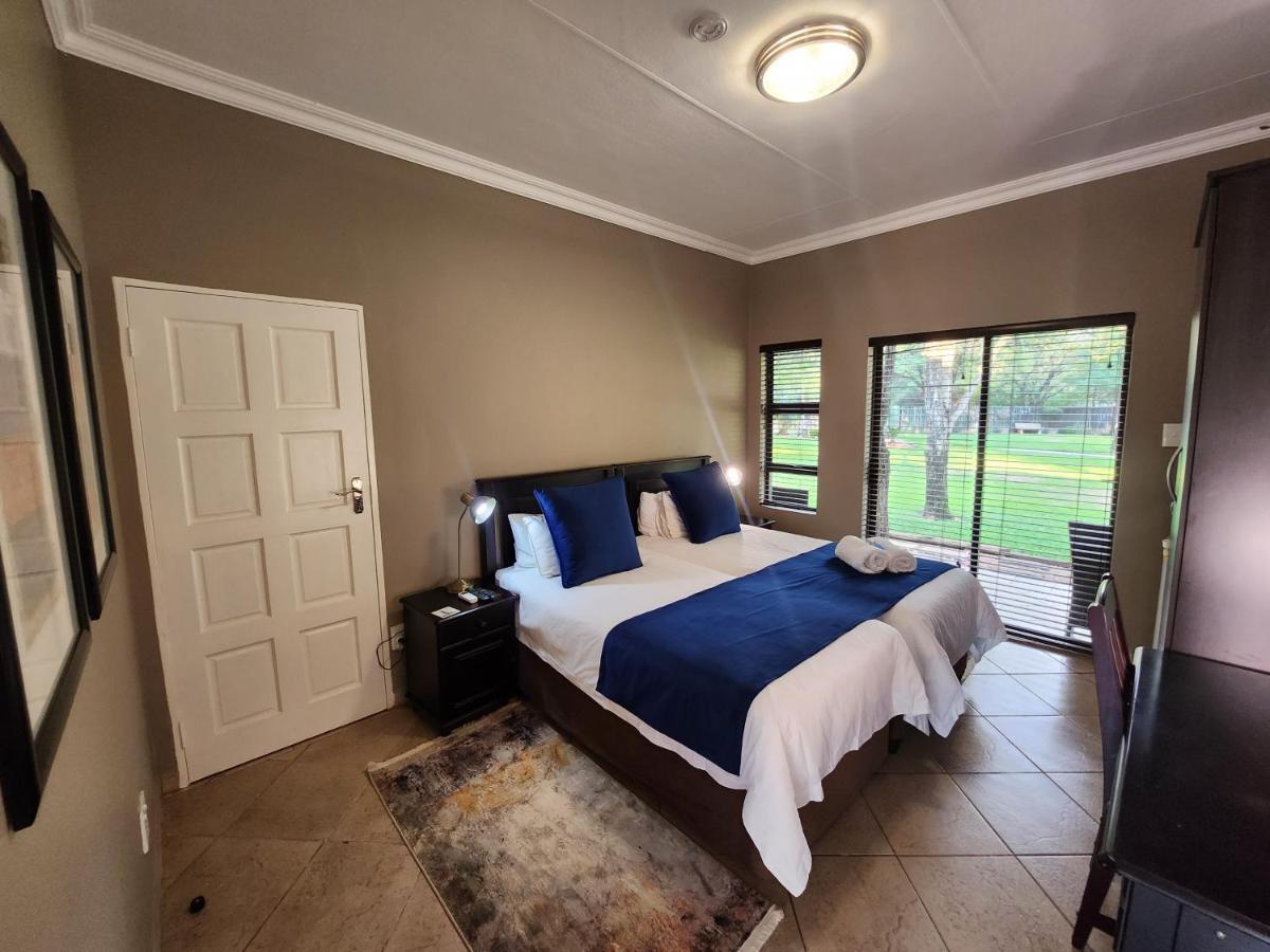 Rip Van Winkel Guest House Lephalale 外观 照片